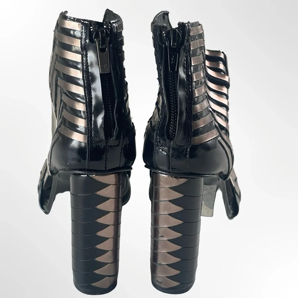 Robert Clergerie Black and Gold Heels in size 6 - Picture 3 of 8